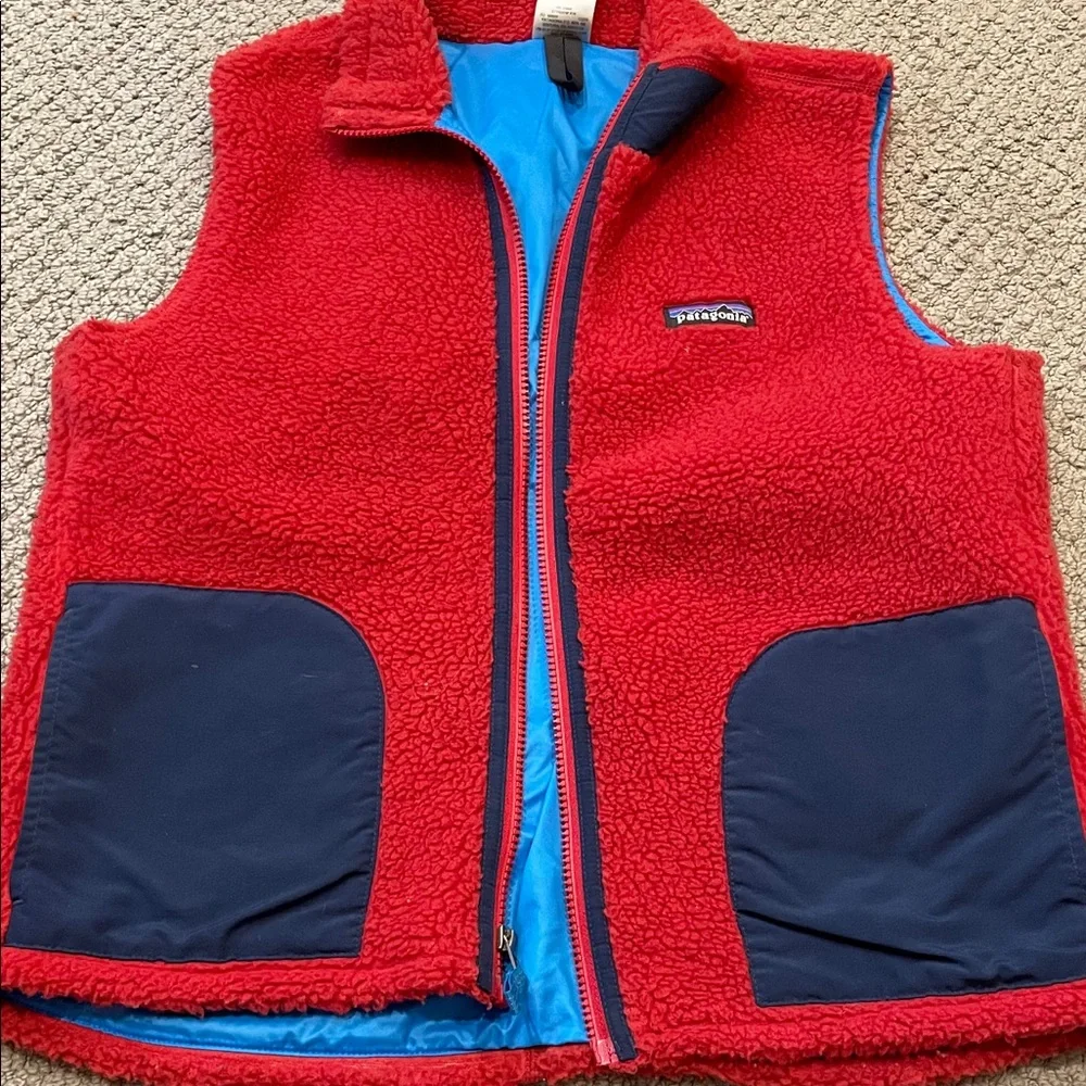 Patagonia Scarlet Fleece Vest with Navy Details - Picture 1 of 7